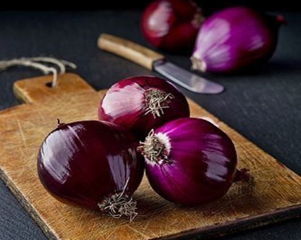 Цибуля червона