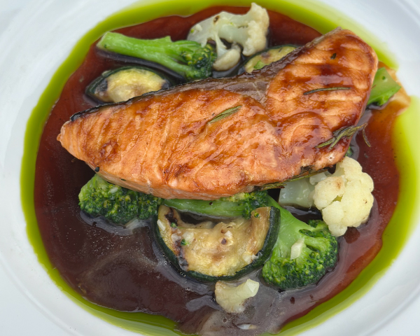 Лосось з овочами