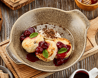 Сирники з вишневим кюлі