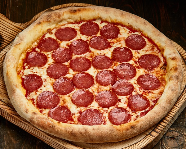 Піца Пепероні середня
